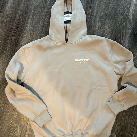 White Fox | Hoodie & Biker Shorts - Picture 5 of 7